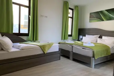 Image de Famille-Classique-Salle de bain privée séparée-Apartment