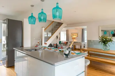 Image de Spacieuse maison de vacances 4 chambres Croyde avec bain à remous