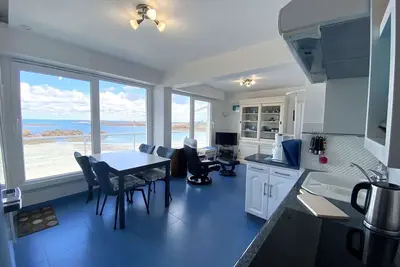 Image de Duplex 2 chambres face à la plage avec parking, au top à Trégastel