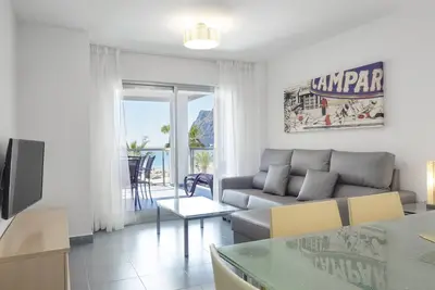 Image de Première ligne / Wifi / Spa / Vues mer / Piscine chauffée / Mascotte