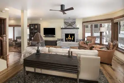 Image de Nouvelle liste! Maison de ville en bord de rivière à Avon - Pêche à la mouche privée sur Eagle River