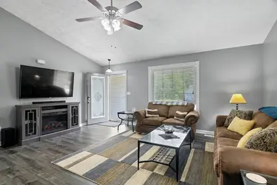 Image de 3 Bed/2 Bath Modern 1400 sq ft Home in Quiet Paducah Neighborhood