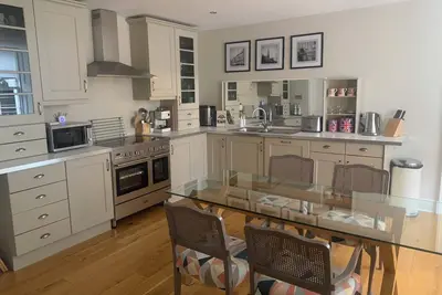 Chic  Edinburgh City  Centre Apart. close to  Castle