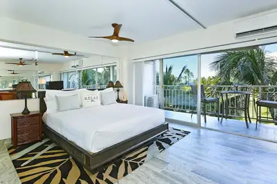 Image de Vues partielles sur l'océan et le coucher du soleil et feux d'artifice du vendredi soir!