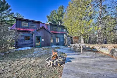 Image de Nouveau! Grande cabane en rondins avec bain à remous, 4 Mi à Whiteface