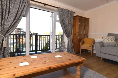 Image de Belle maison de 5 chambres au bord de l'eau de Sovereign Harbour