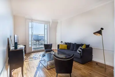Image de GuestReady - Appartement Design - Vue Tour Eiffel