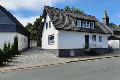 Image de ! Nouveau! Maison de vacances Trudi, à droite sur la Rothaarsteig, ski, randonnée ou vélo