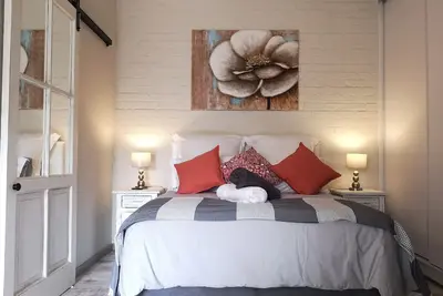 Image de Self Catering Fully Equipped Cottage set in a leafy suburb