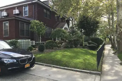 Image de Grand Home On Kissena Park à Flushing Nyc