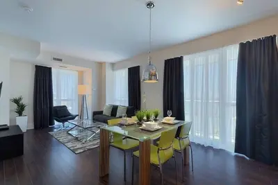 Image de 300, rue Front Ouest