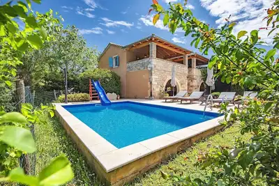 Image de Villa ensoleillée avec piscine privée, WiFi