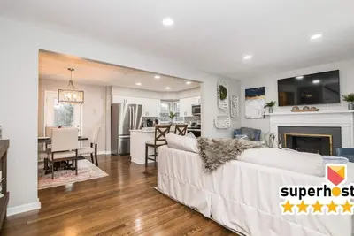 Image de Nouveau Luxury Remodel 4br / 2. 5ba À seulement 10 min de Keeneland et du centre-ville