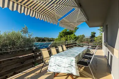 Image de Appartement avec parking privé et grande terrasse