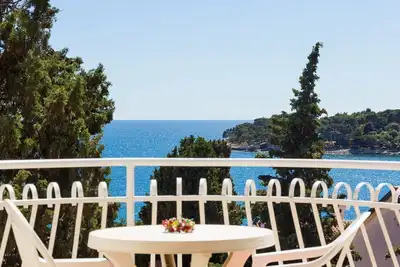 Image de A seulement 50 mètres de la plage avec vue sur la mer