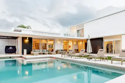 Image de Casa Marazul - Votre demeure contemporaine privée