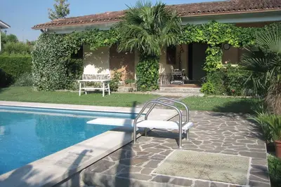 Image de Villa avec accès direct au lac