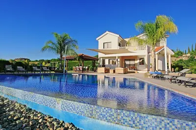 Image de Skouli: A traditional property in Skoulli, near Polis, with heated pool