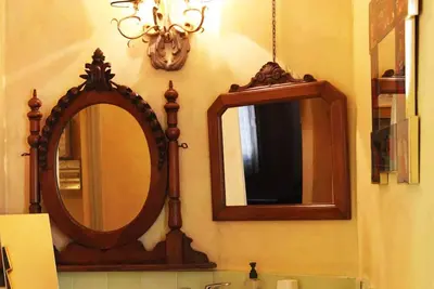 Image de Michele - Penthhouse intime et chaleureux dans une villa traditionnelle 1860