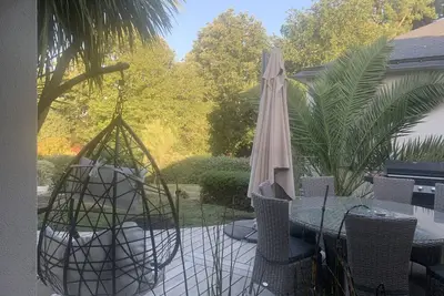 Image de Villa avec terrasse et patios