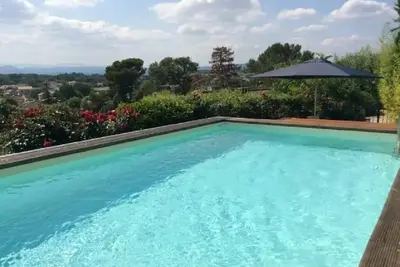 Image de Maison familiale avec piscine dans une ancienne ferme rénovée, vue magnifique