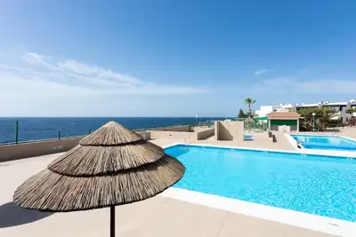 Apartment directly by the sea Balcony / Terrace