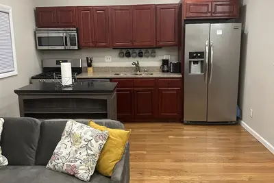 Sunny Spacious - 2 bedroom, 2nd Floor Apartment