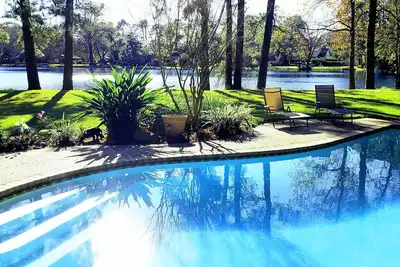 Image de ***** Magnifique Lakefront Paradise - Entièrement rénové! **