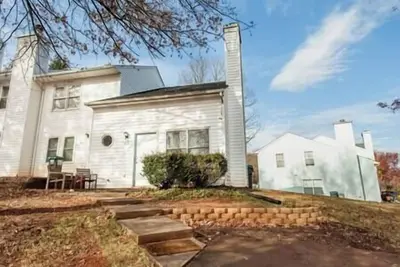Cozy Belmont Retreat