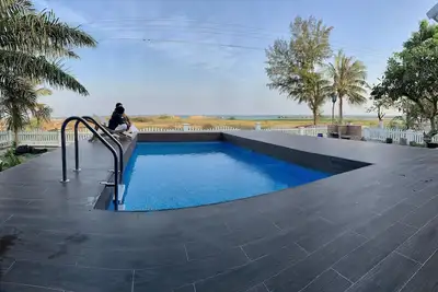 Image de Maison de plage traditionnelle du nord de la ThaĂŻlande avec piscine