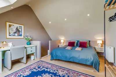 Image de Maison charmante et confortable avec garage