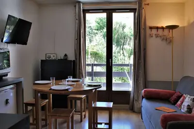 Image de Studio rénové 4 pers avec balcon Sud à proximité centre station Risoul 1850