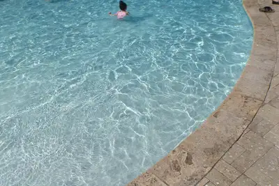 Image de Magnifique haut de gamme apt. 5 minutes en voiture de la plage. Peut utiliser la voiture. bassin