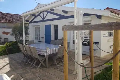 Image de Maison Bleu Blanc 90 m De La Plage