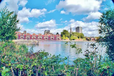 Image de Une vue imprenable sur l'eau au cœur de Londres