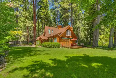 Image de Retraite tranquille sur la rive ouest. Tahoe Pines Hoa pier et plage. Pet Ok!