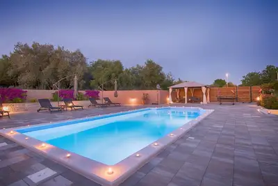 Image de Superbe maison à Kozino avec WiFi