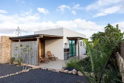 Image de appartement confortable pour se détendre et être actif