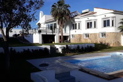 Image de Villa individuelle piscine privée et vue sur la mer