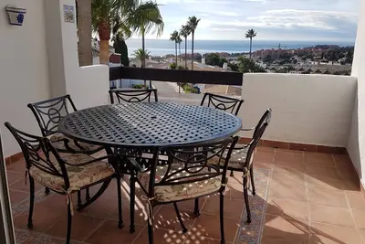 Image de Modern 2 Bed, Outstanding views of sea and golf