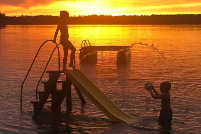 Image de Cottage de luxe toute l'année. Motoneige directement sur les sentiers d'ici!