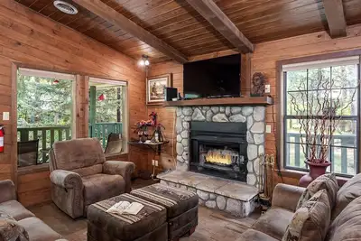 Image de Midtown Riverfront 4, 4 chambres, bain à remous, 12 personnes