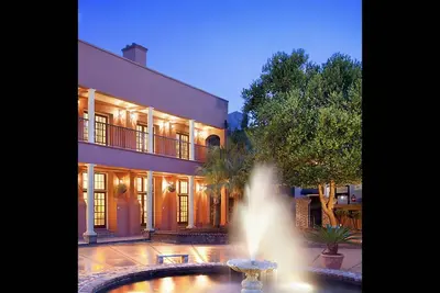 Image de Charleston 1 Br loft Prime Location au coeur du centre-ville historique à 1 pâté de maisons