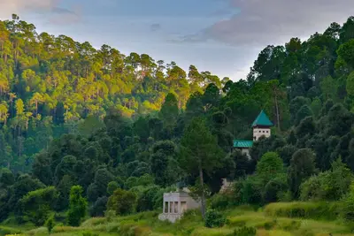 Image de Bir Terraces: utopie dans les collines