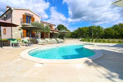 Image de Villa 1912/23499 (Istria - Tinjan), 19500m from the beach
