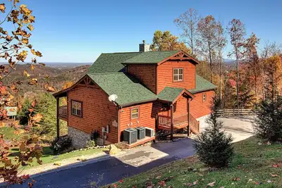 Image de Majestic View Lodge: Wake Up to Wonder in Your Smoky Mountain Escape!