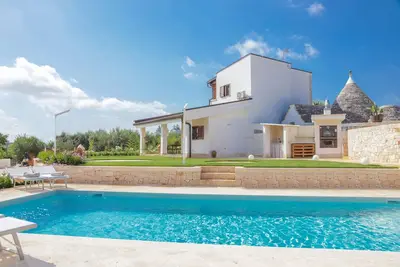 Image de Td Trulli Saveni Trulli with Pool Near the Centre