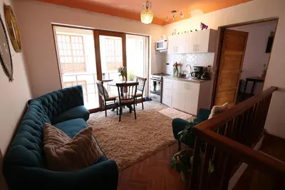 Image de Maison Pardos (à trois pâtés de maisons de la place principale)