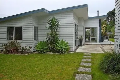 Image de Détendez-vous chez les cuisiniers - Cooks Beach Holiday Home