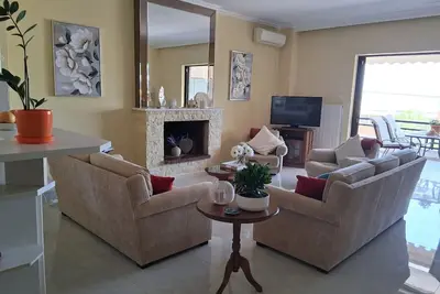 Image de 3br Greek Riviera Escape | Near Voula Beach & Athens Riviera